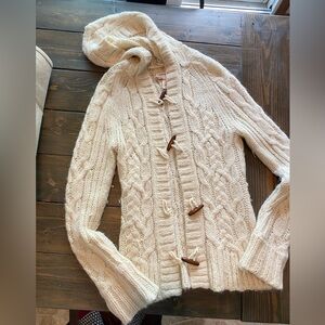 Abercrombie Sweater Size large cream/beige